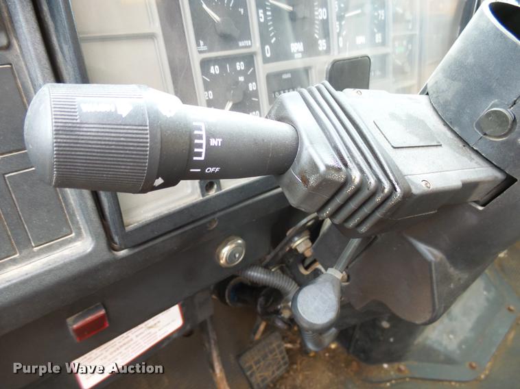 image for item AL9018 1995 International 4700 dump truck