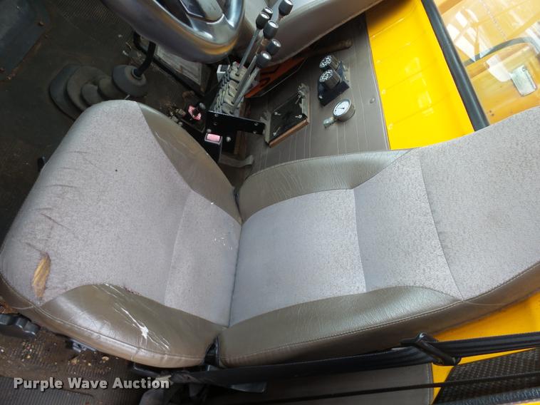 image for item AL9018 1995 International 4700 dump truck