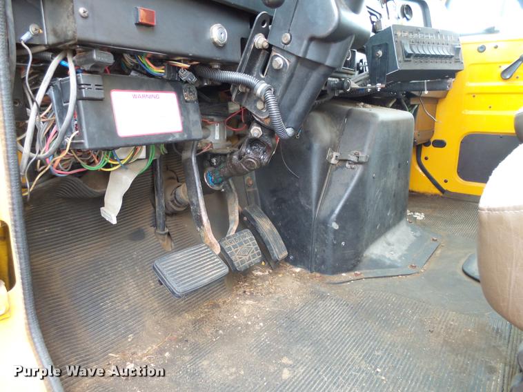 image for item AL9018 1995 International 4700 dump truck