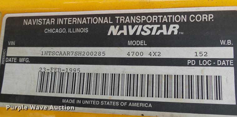 image for item AL9018 1995 International 4700 dump truck