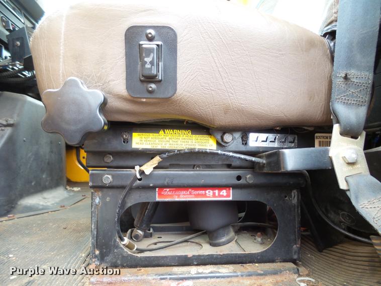 image for item AL9018 1995 International 4700 dump truck