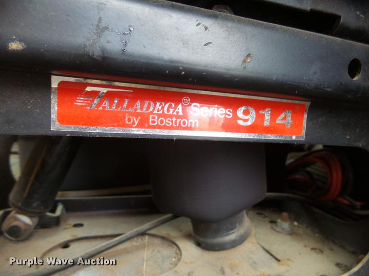 image for item AL9018 1995 International 4700 dump truck