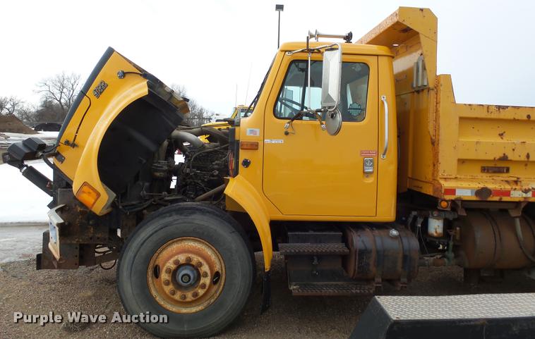 image for item AL9018 1995 International 4700 dump truck