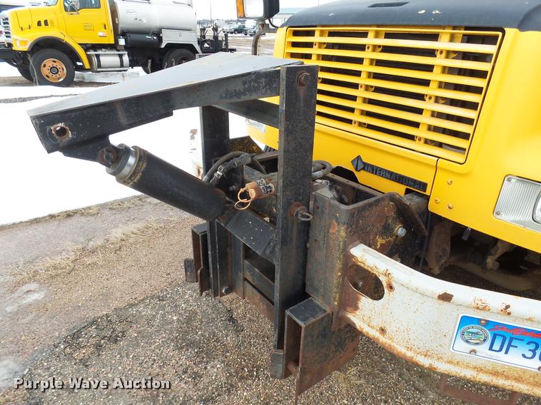 image for item AL9018 1995 International 4700 dump truck