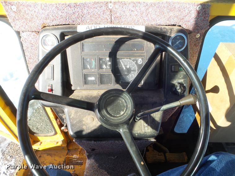 image for item DA7522 1997 Case IH 4210 tractor