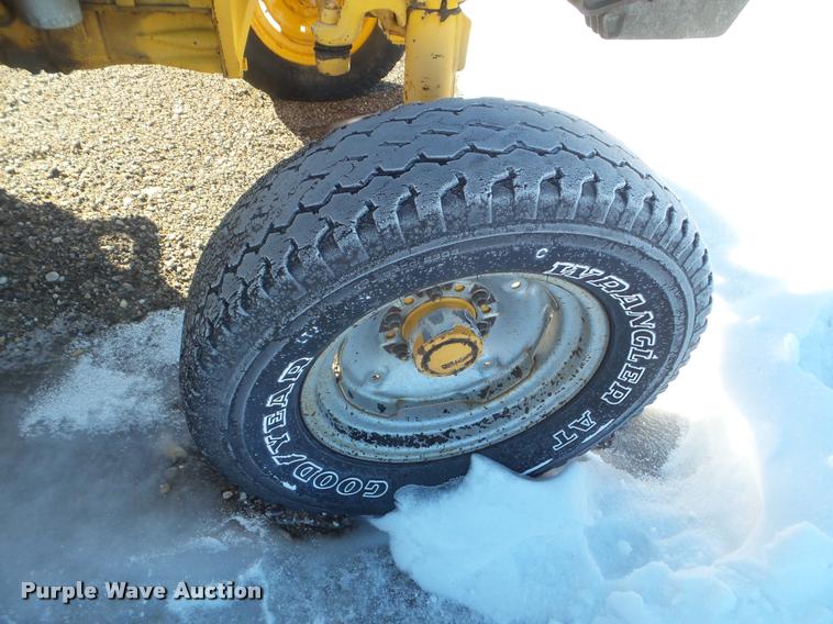 image for item DA7522 1997 Case IH 4210 tractor