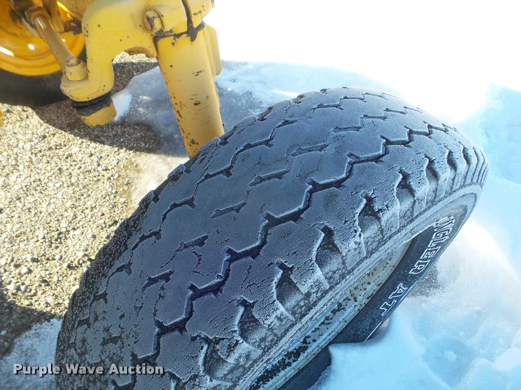 image for item DA7522 1997 Case IH 4210 tractor