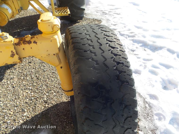 image for item DA7522 1997 Case IH 4210 tractor