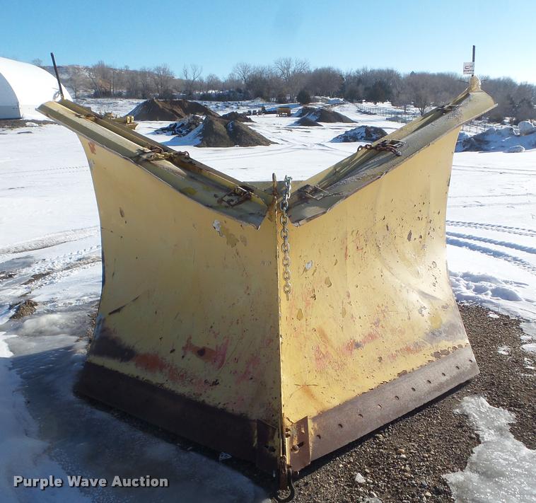 image for item DA7523 Burch V-blade snow plow