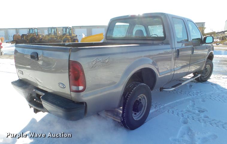 image for item DA7526 2002 Ford F250 Super Duty Crew Cab pickup truck