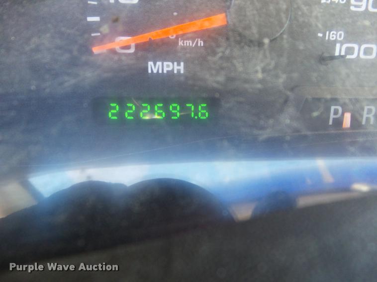 image for item DA7526 2002 Ford F250 Super Duty Crew Cab pickup truck