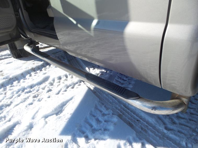 image for item DA7526 2002 Ford F250 Super Duty Crew Cab pickup truck