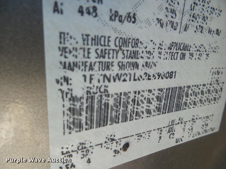 image for item DA7526 2002 Ford F250 Super Duty Crew Cab pickup truck