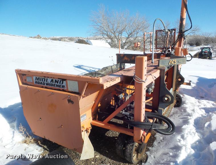 image for item DA7528 2001 Midland WA road widener shoulder machine