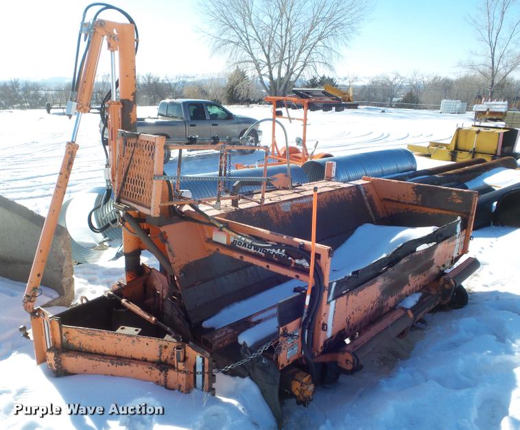 image for item DA7528 2001 Midland WA road widener shoulder machine
