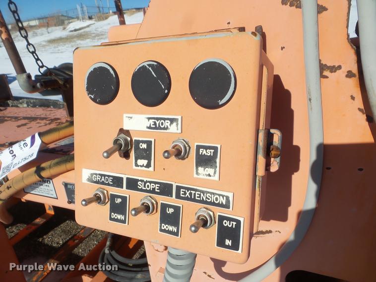 image for item DA7528 2001 Midland WA road widener shoulder machine