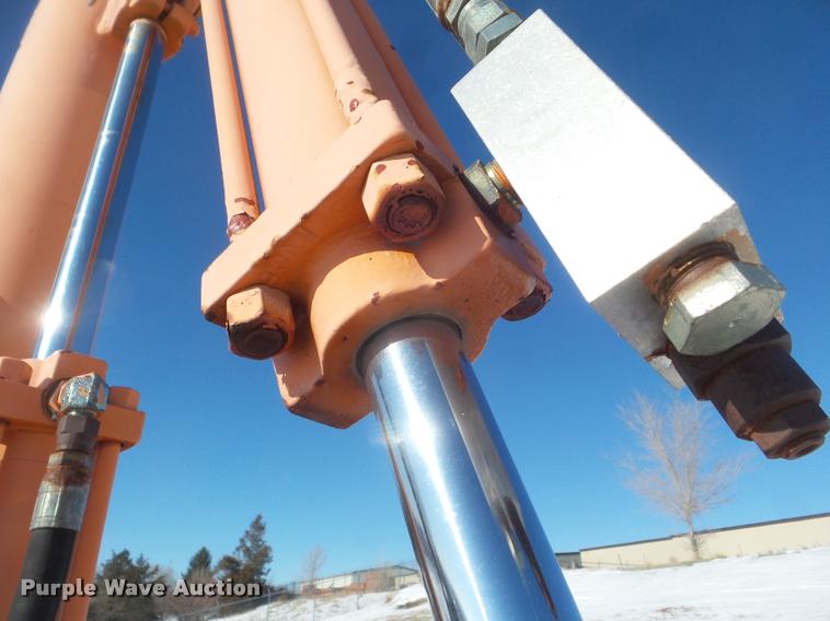 image for item DA7528 2001 Midland WA road widener shoulder machine