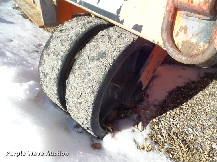 image for item DA7528 2001 Midland WA road widener shoulder machine