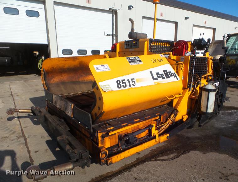 image for item DA7529 Lee Boy L8515R paver