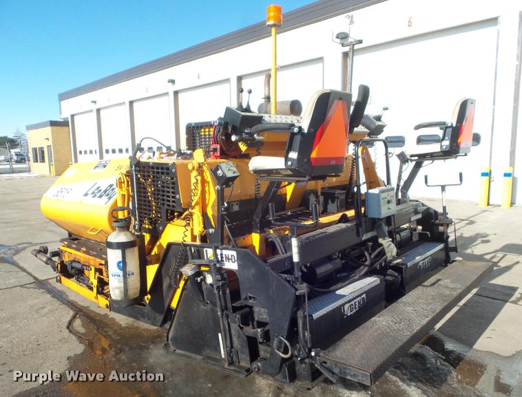 image for item DA7529 Lee Boy L8515R paver