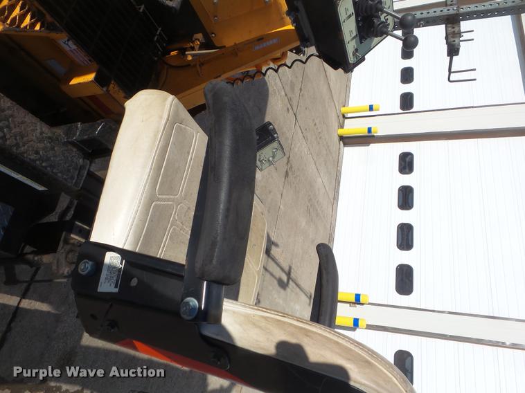 image for item DA7529 Lee Boy L8515R paver