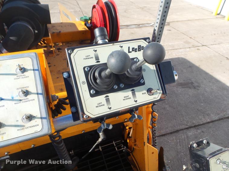 image for item DA7529 Lee Boy L8515R paver