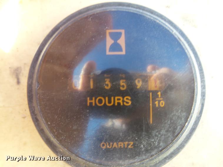 image for item DA7529 Lee Boy L8515R paver