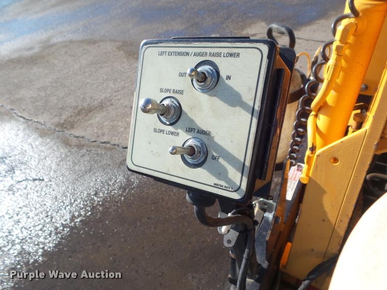 image for item DA7529 Lee Boy L8515R paver