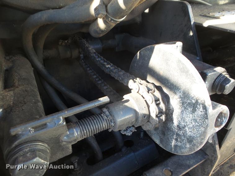 image for item DA7529 Lee Boy L8515R paver