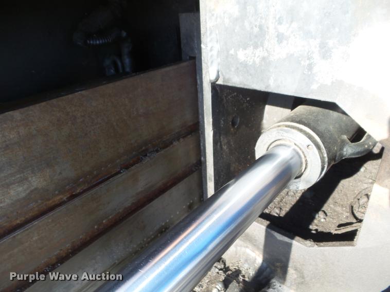 image for item DA7529 Lee Boy L8515R paver