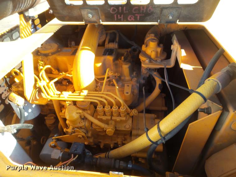 image for item DA7529 Lee Boy L8515R paver