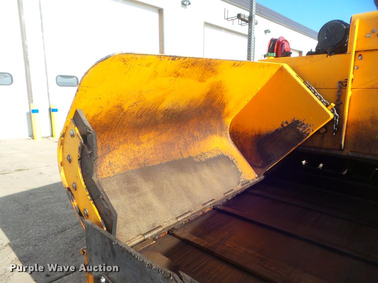 image for item DA7529 Lee Boy L8515R paver