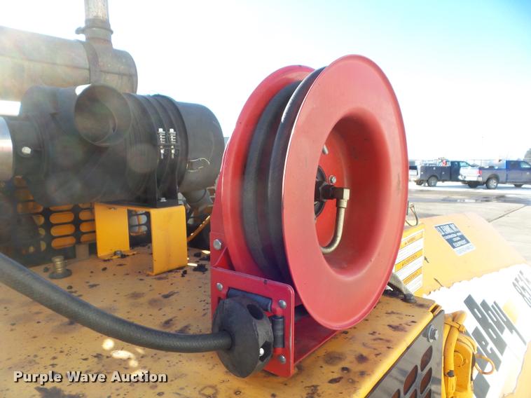 image for item DA7529 Lee Boy L8515R paver