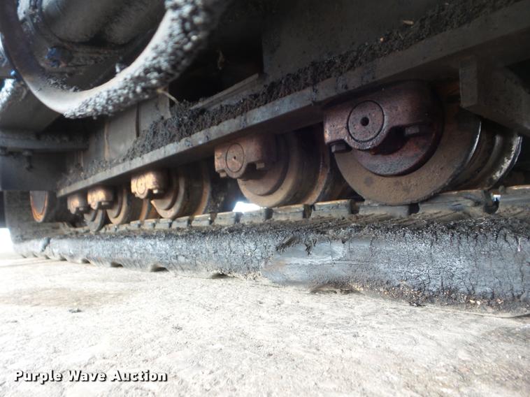 image for item DA7529 Lee Boy L8515R paver