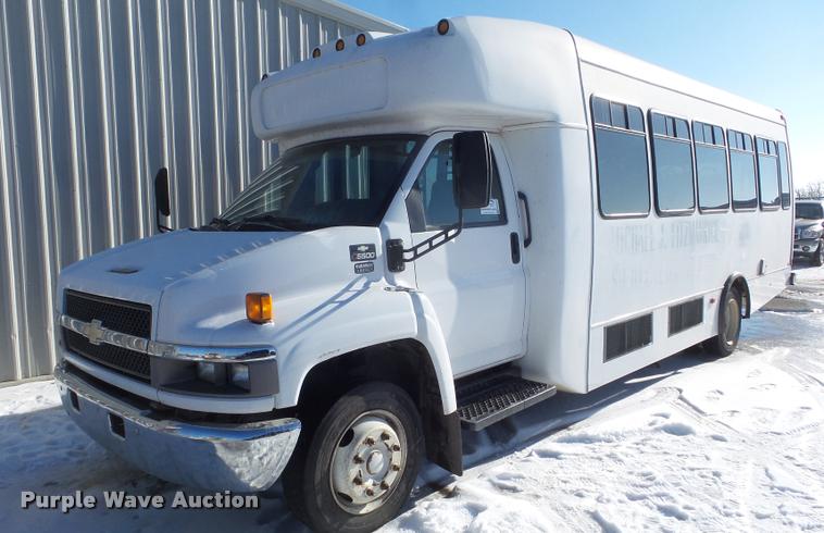 image for item DA7532 2008 Chevrolet C5500 shuttle bus
