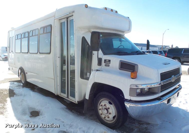 image for item DA7532 2008 Chevrolet C5500 shuttle bus
