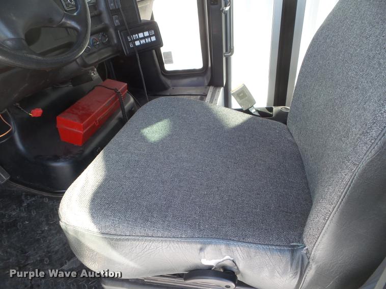 image for item DA7532 2008 Chevrolet C5500 shuttle bus