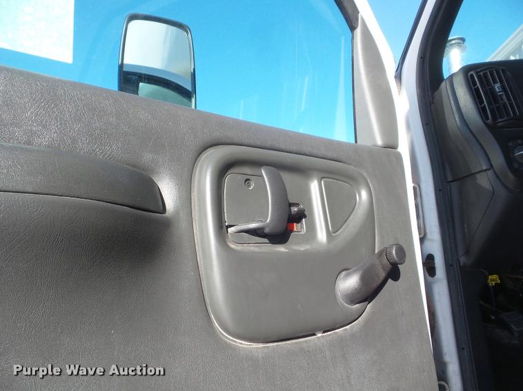 image for item DA7532 2008 Chevrolet C5500 shuttle bus