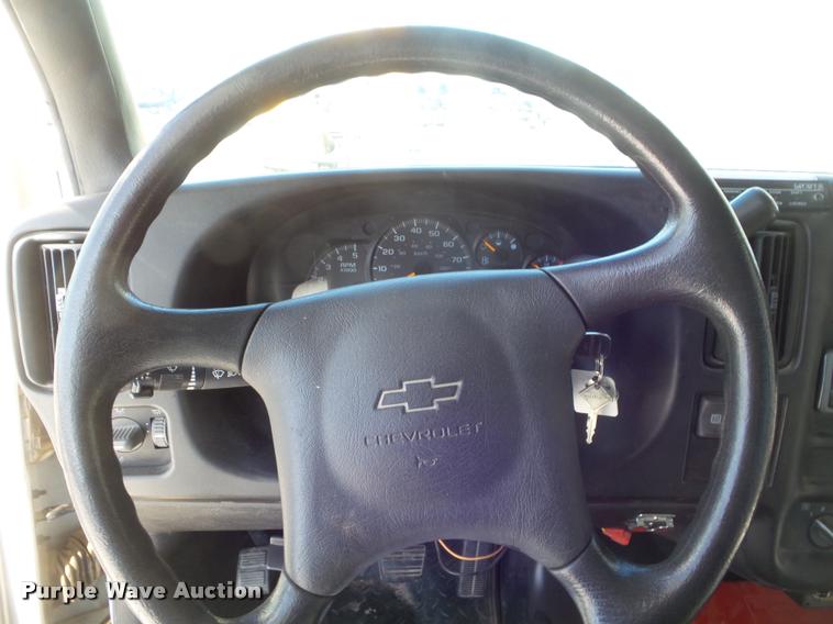 image for item DA7532 2008 Chevrolet C5500 shuttle bus