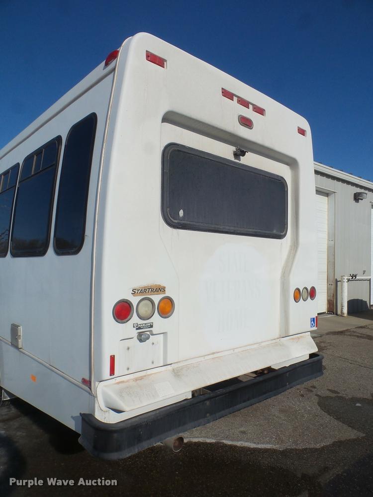 image for item DA7532 2008 Chevrolet C5500 shuttle bus