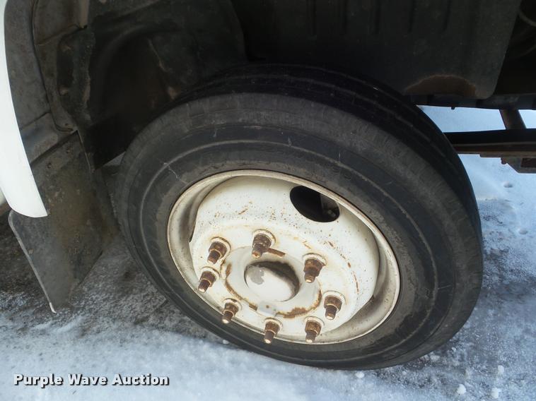 image for item DA7532 2008 Chevrolet C5500 shuttle bus