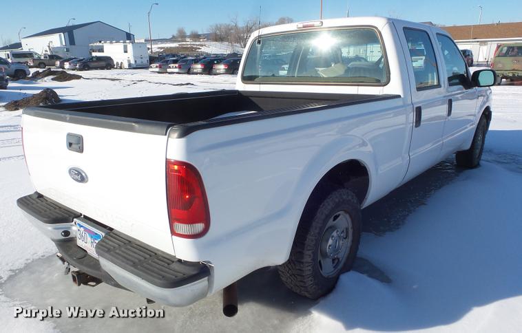 image for item DA7533 2005 Ford F250 Super Duty Crew Cab pickup truck
