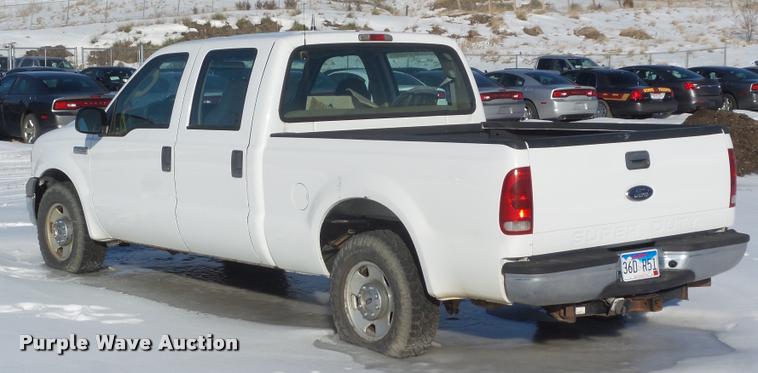 image for item DA7533 2005 Ford F250 Super Duty Crew Cab pickup truck
