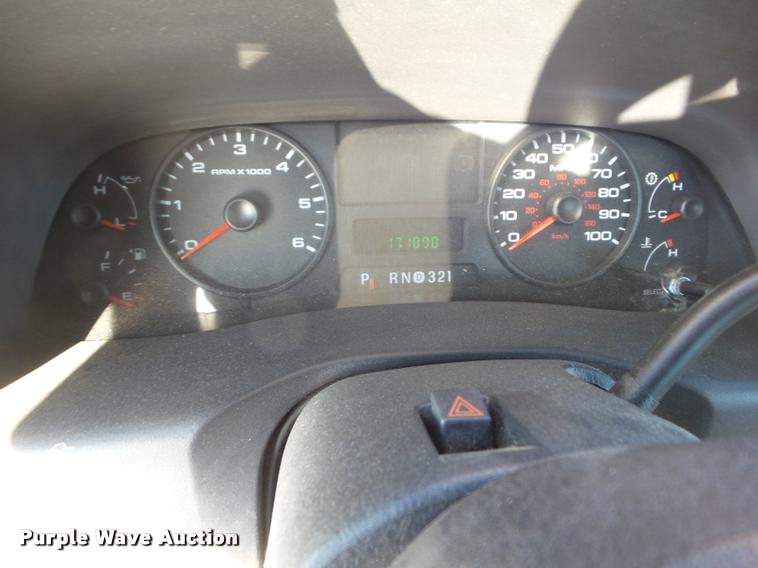 image for item DA7533 2005 Ford F250 Super Duty Crew Cab pickup truck