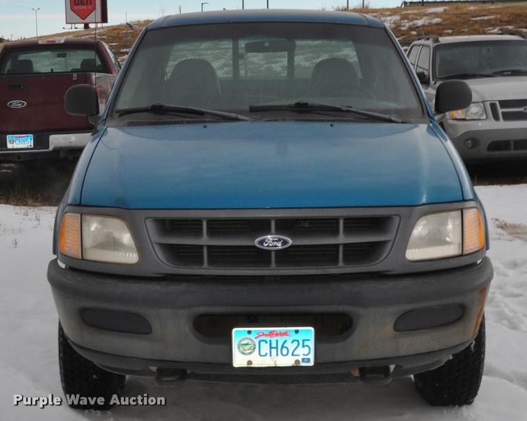 image for item L5151 1998 Ford F150 SuperCab pickup truck