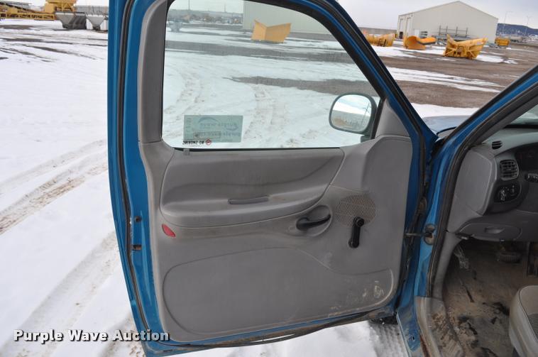 image for item L5151 1998 Ford F150 SuperCab pickup truck