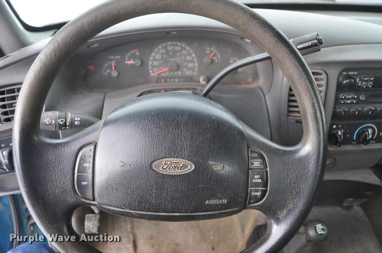 image for item L5151 1998 Ford F150 SuperCab pickup truck