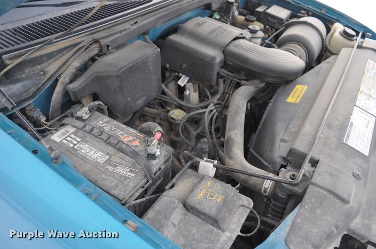 image for item L5151 1998 Ford F150 SuperCab pickup truck