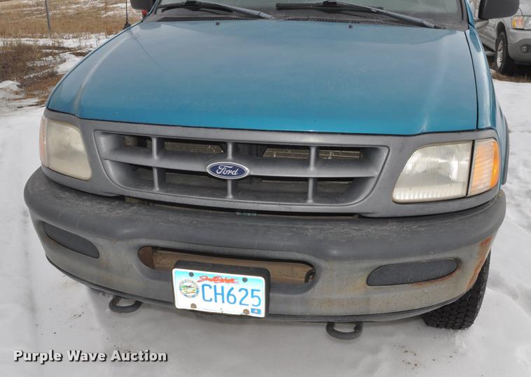 image for item L5151 1998 Ford F150 SuperCab pickup truck