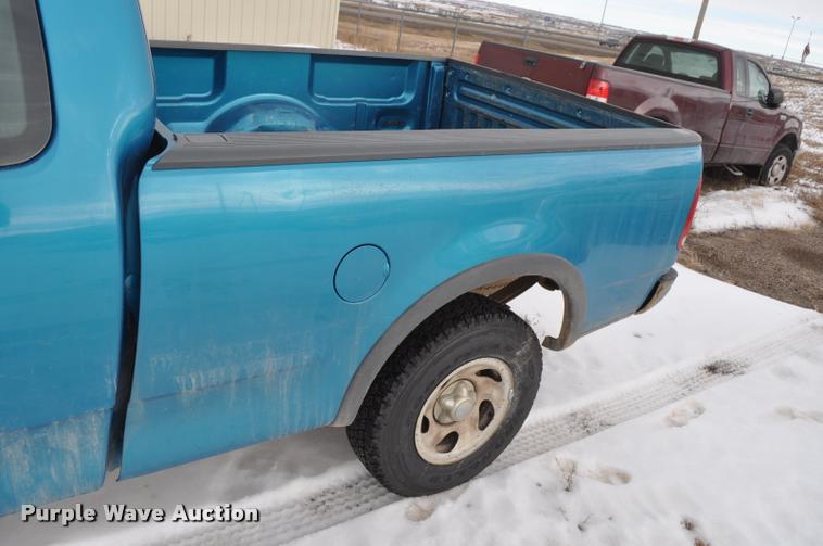 image for item L5151 1998 Ford F150 SuperCab pickup truck